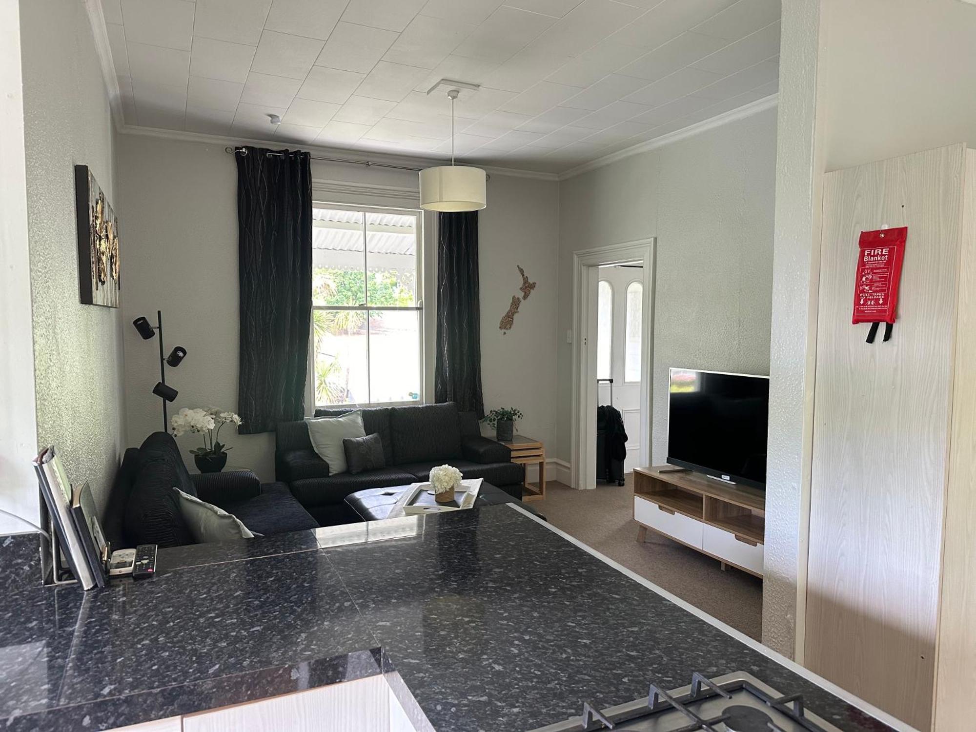 Renwick In The City Nelson, 10Min Walk To City Centre, Full Kitchen, Fast Fibre Wifi, Drive 13Min To Airport, 5Min To Hospital, Quiet Street, Dog Friendly Экстерьер фото