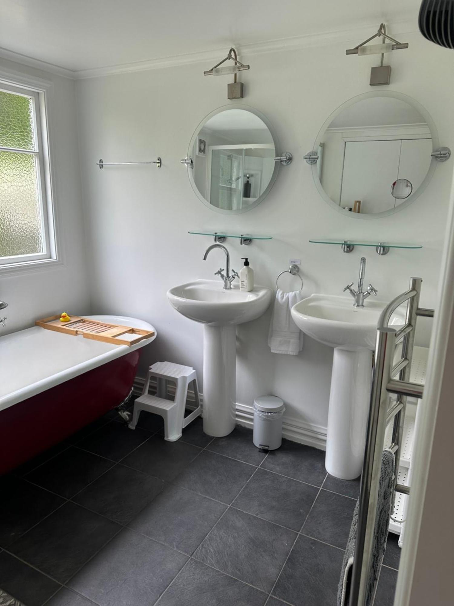 Renwick In The City Nelson, 10Min Walk To City Centre, Full Kitchen, Fast Fibre Wifi, Drive 13Min To Airport, 5Min To Hospital, Quiet Street, Dog Friendly Экстерьер фото